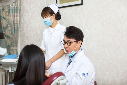 成都缺牙十年终于敢啃苹果 博士口腔医院种植牙真实体验