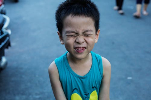 成都七十岁以上能种牙吗？先看身体条件和口腔问题处理