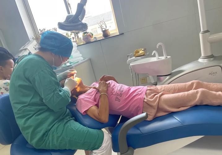 成都看口臭去口腔科还是消化科？一张表讲清到底该挂哪个号